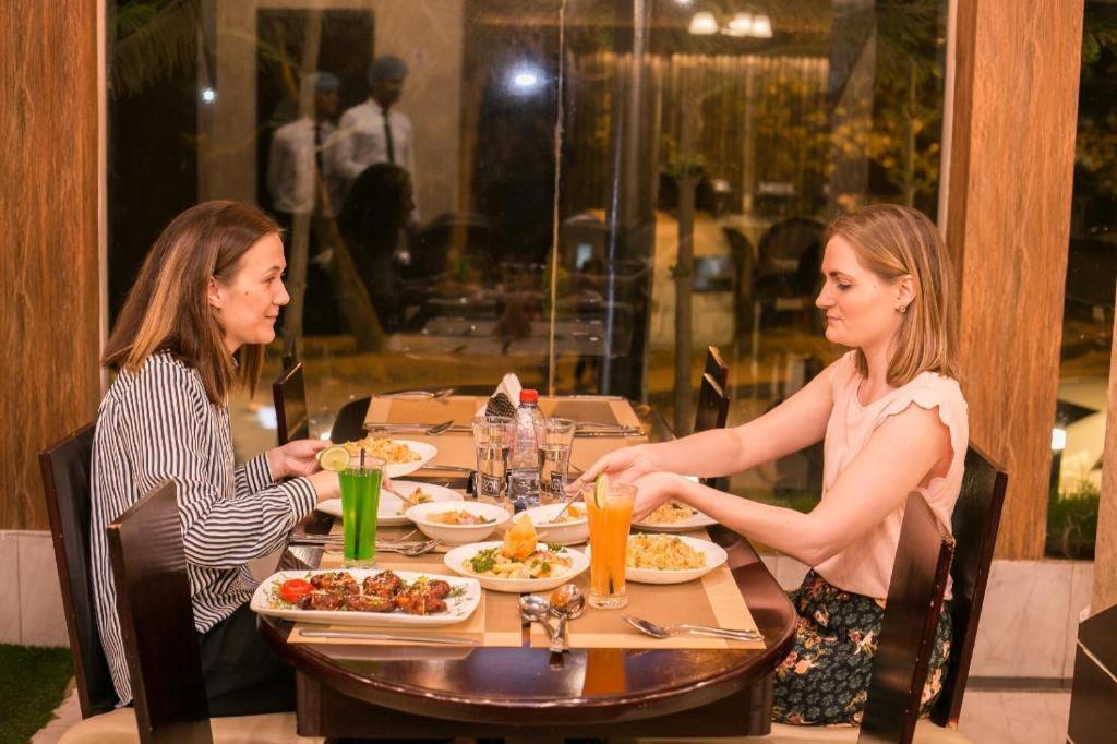 Tropical Daisy Hotell Dhaka Eksteriør bilde